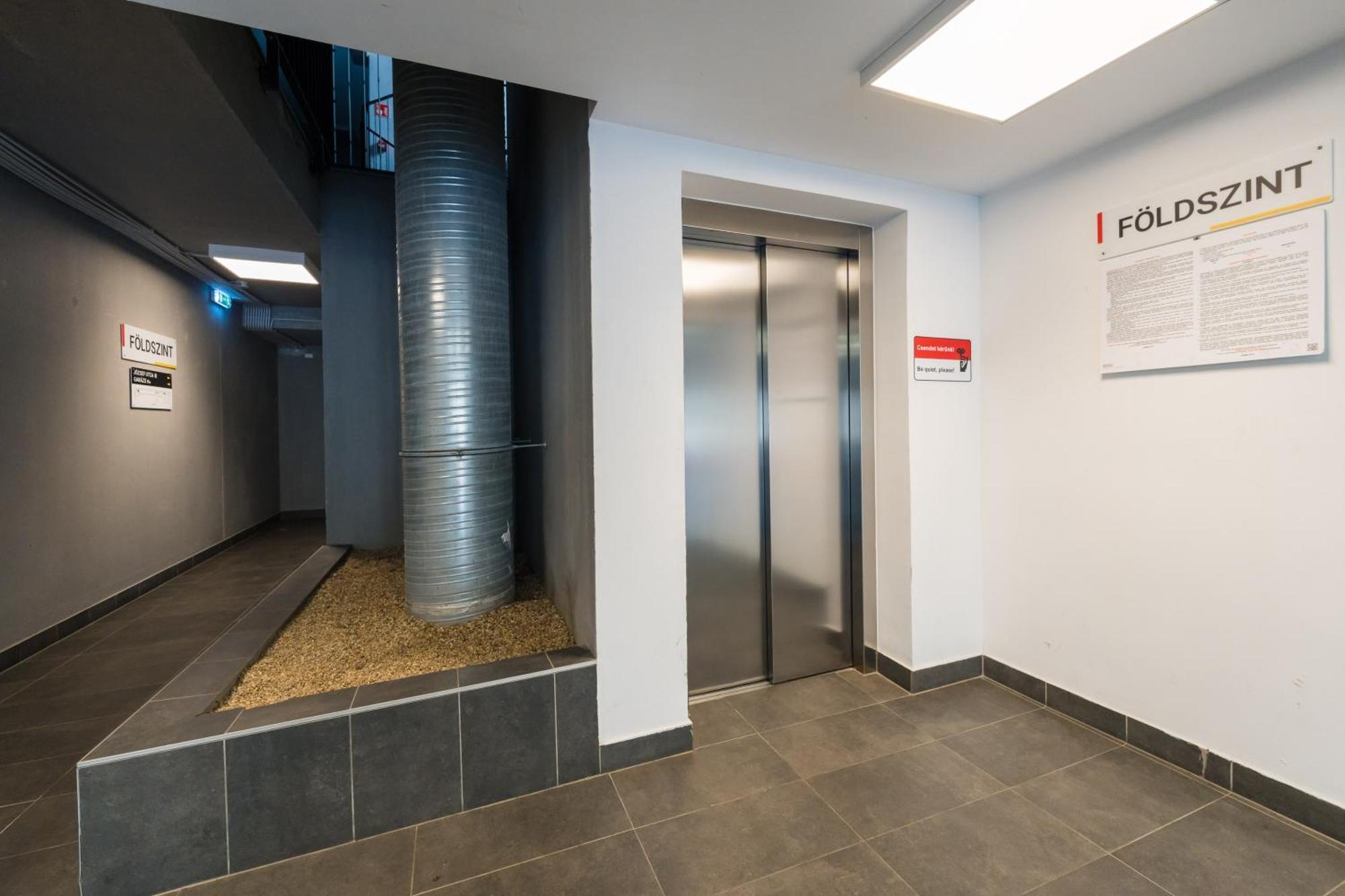 Brand New Modern Apartment-2 Rooms-Balcony-Garage Budapest Exterior foto